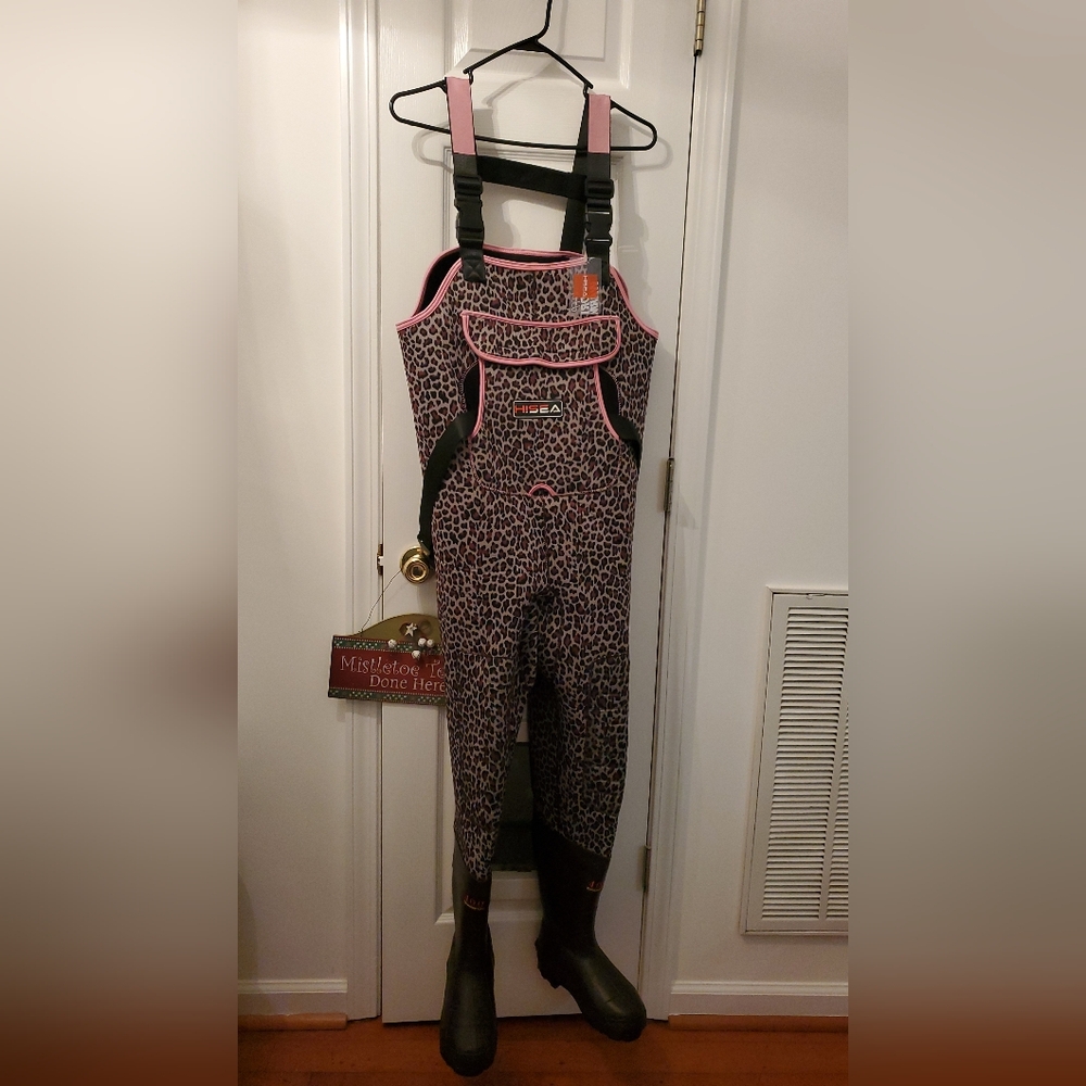 Hisea waders women's size 5 leopard print